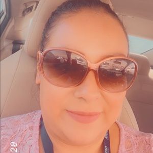 Meet your Posher, Angie